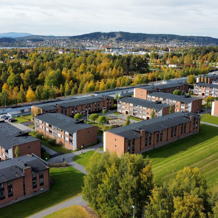 Drönarbild över Brf Kusken, Östersund